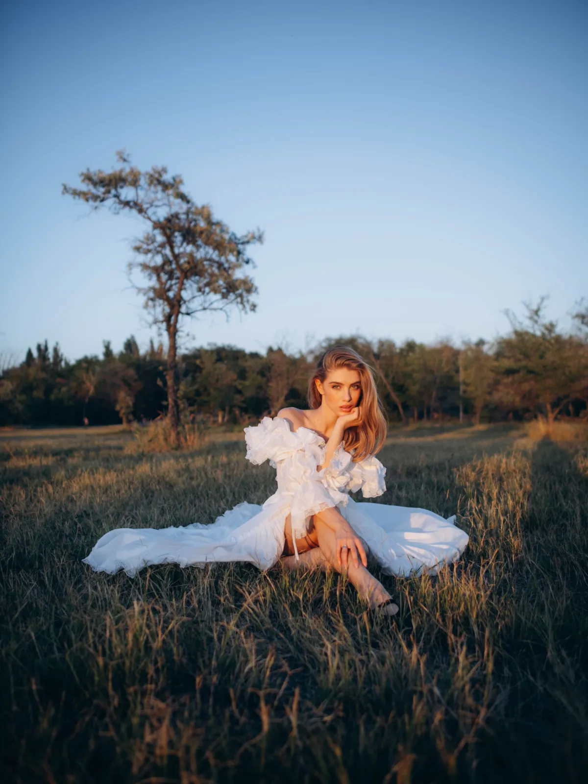Daria Malinovska — Біла сукня